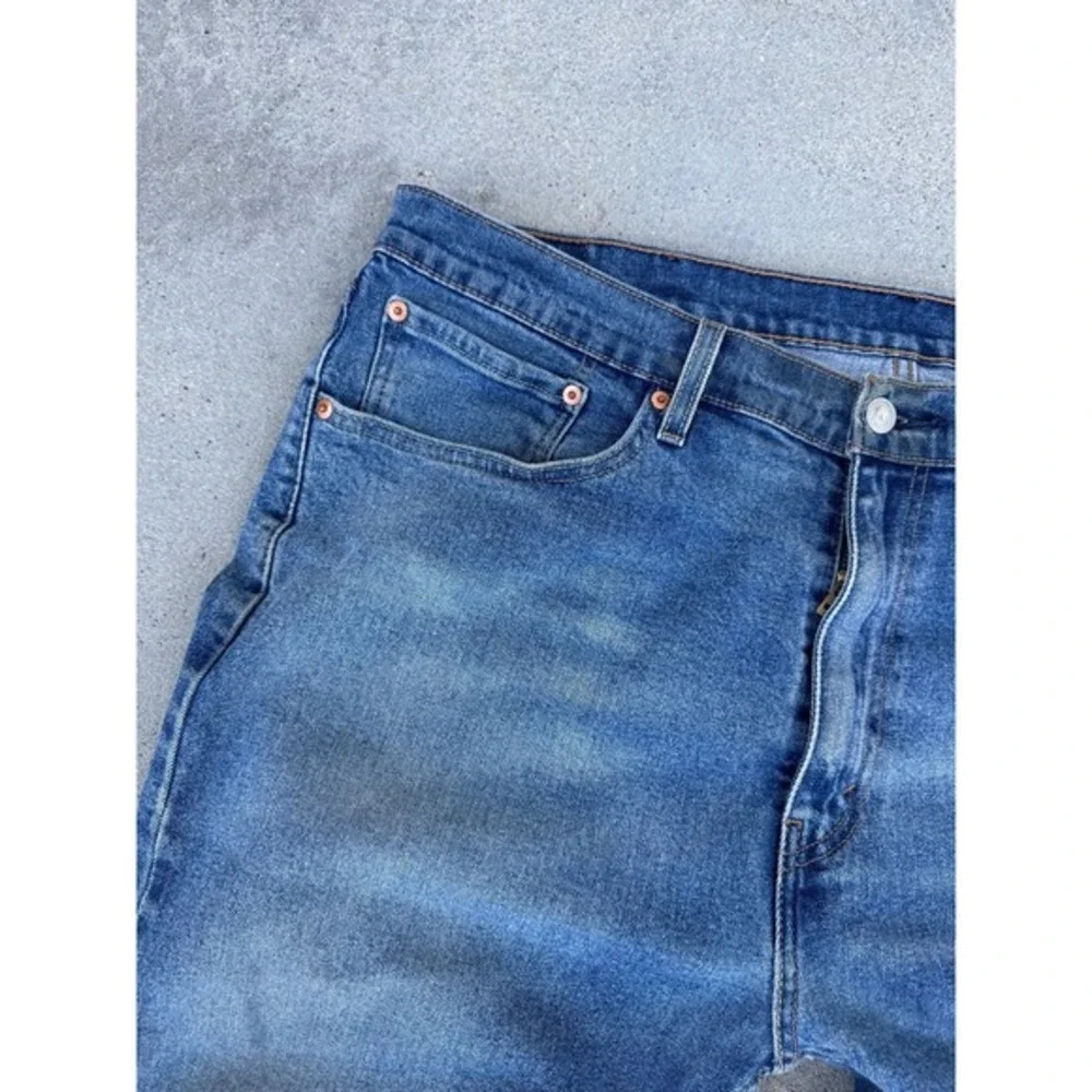Levi's 505 Jeans Mens 38x30 Blue Straight Leg Classic Fit Medium Wash Denim‎